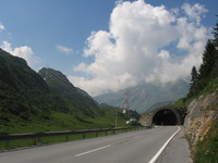 /Bilder/Orte/Tour2006/tunnel einfahrt.jpg